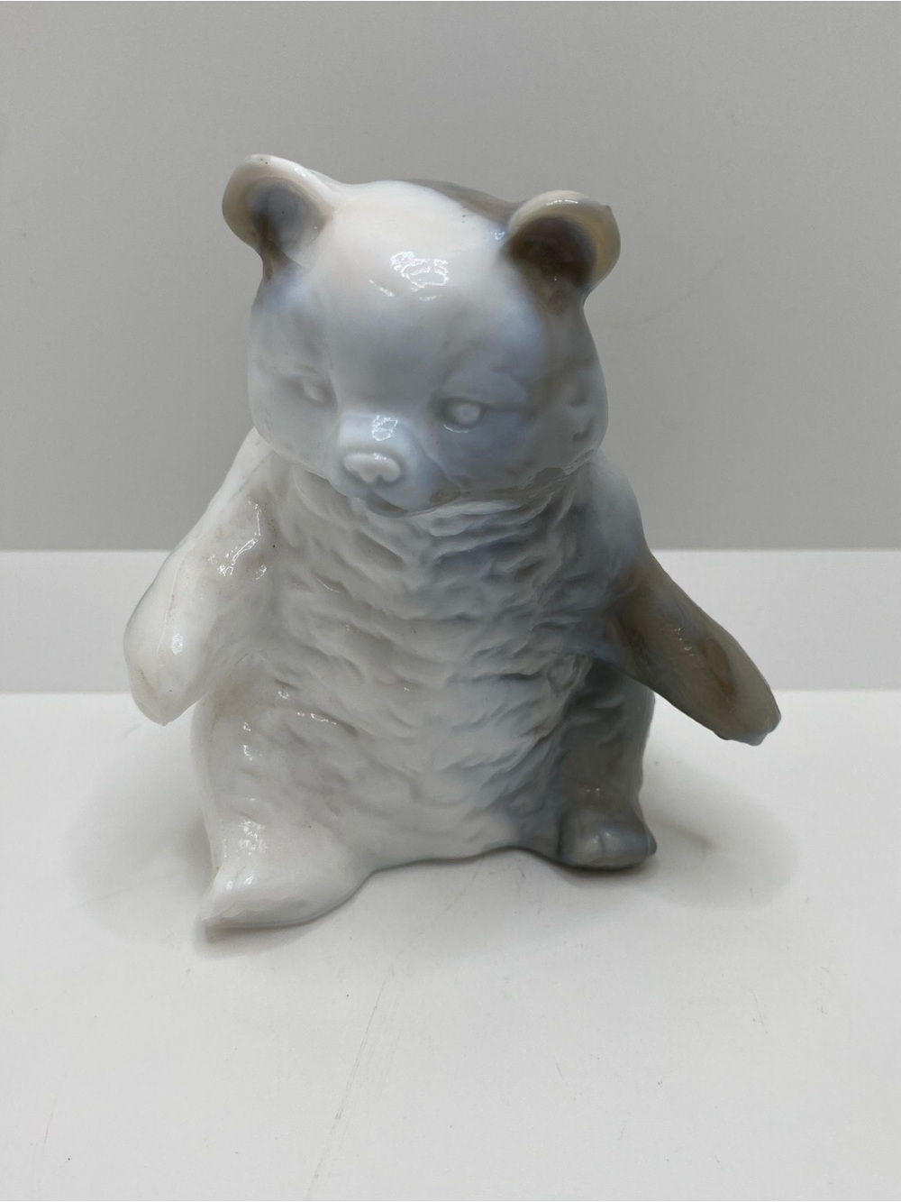 Vintage Mosser Gray And White Slag Glass Bear Figurine 3.75"